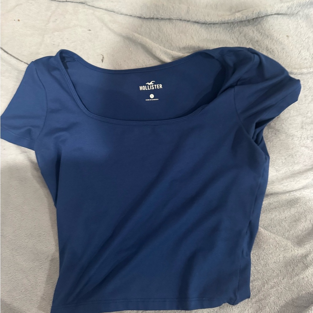 Hollister Women's Navy Crop Top